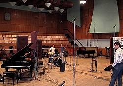 Click here for mp3 "terror.com" radio live tone 